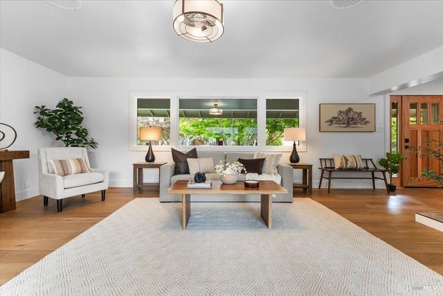 205 Alderbrook Dr, Santa Rosa, CA 95405