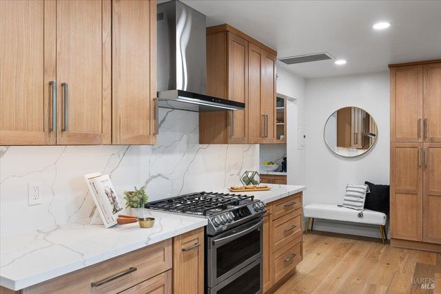 205 Alderbrook Dr, Santa Rosa, CA 95405