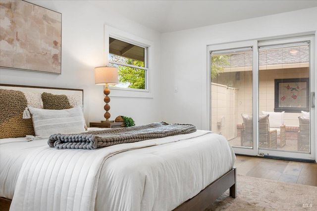 205 Alderbrook Dr, Santa Rosa, CA 95405