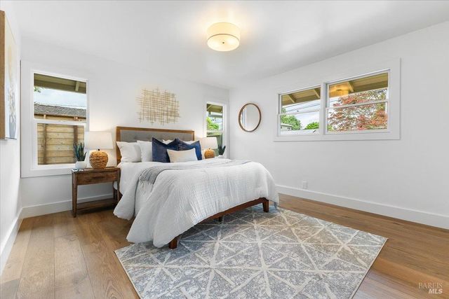 205 Alderbrook Dr, Santa Rosa, CA 95405