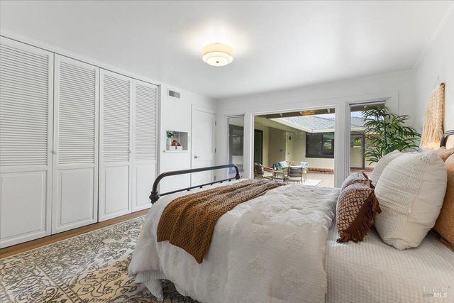 205 Alderbrook Dr, Santa Rosa, CA 95405