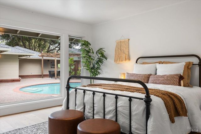 205 Alderbrook Dr, Santa Rosa, CA 95405