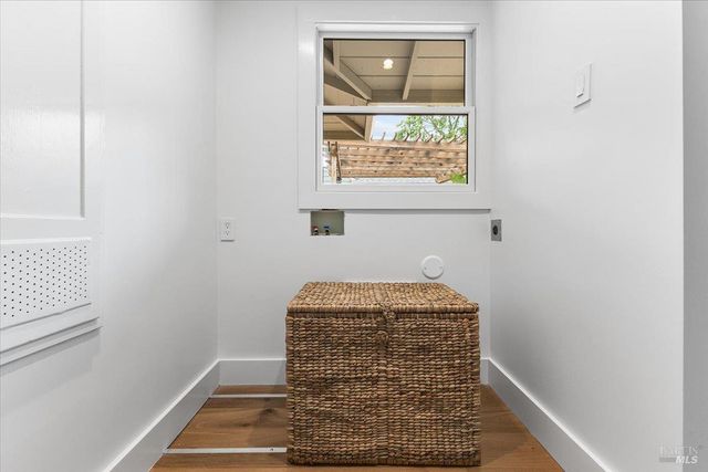 205 Alderbrook Dr, Santa Rosa, CA 95405