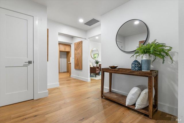 205 Alderbrook Dr, Santa Rosa, CA 95405