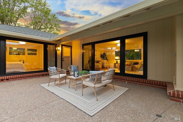 205 Alderbrook Dr, Santa Rosa, CA 95405