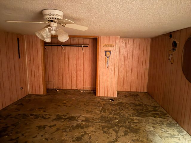 2412 Lockwood Street, Tahoka, TX 79373