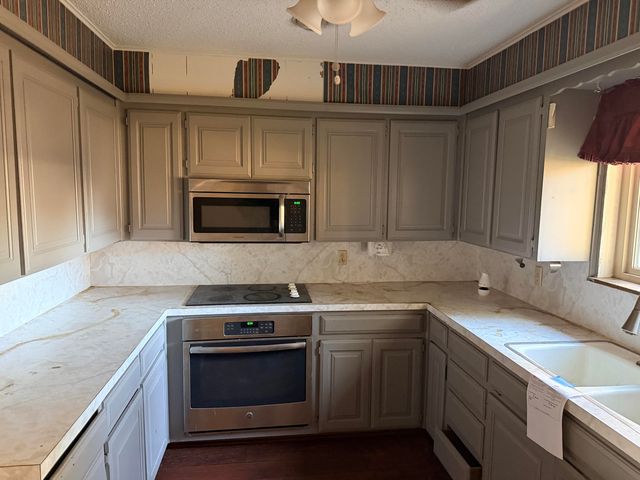 2412 Lockwood Street, Tahoka, TX 79373