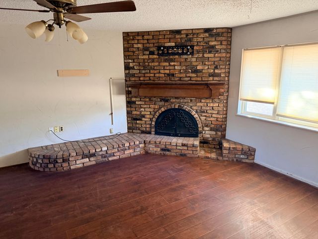 2412 Lockwood Street, Tahoka, TX 79373