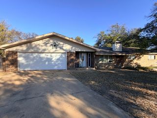 2412 Lockwood Street, Tahoka, TX 79373