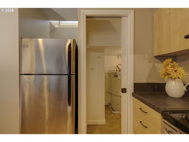 1535 Sw CLAY St 304, Portland, OR 97201