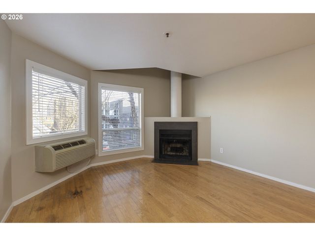 1535 Sw CLAY St 304, Portland, OR 97201