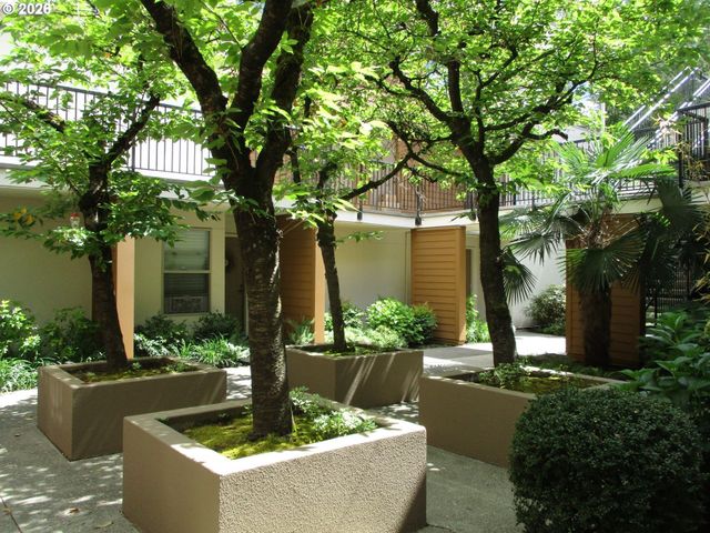 1535 Sw CLAY St 304, Portland, OR 97201