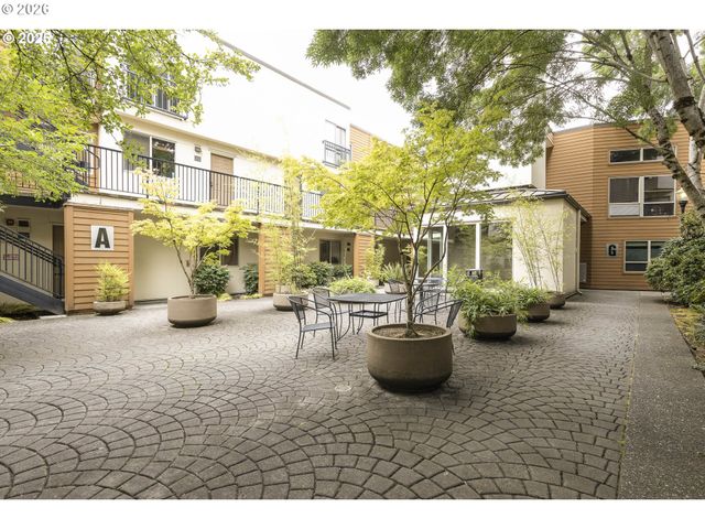 1535 Sw CLAY St 304, Portland, OR 97201