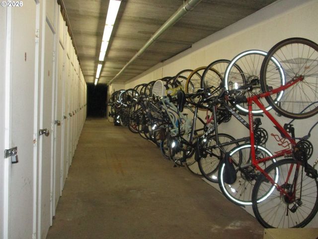 1535 Sw CLAY St 304, Portland, OR 97201