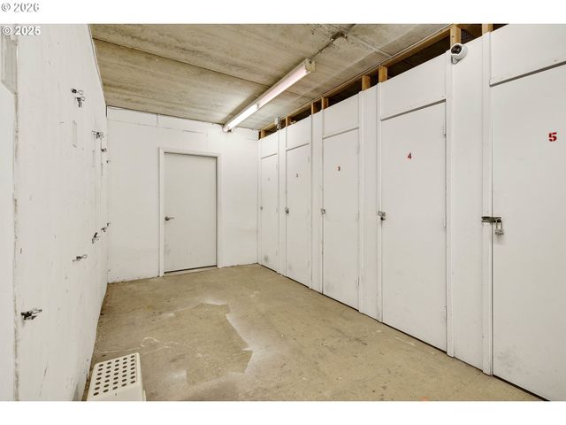 1535 Sw CLAY St 304, Portland, OR 97201