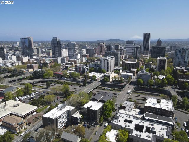 1535 Sw CLAY St 304, Portland, OR 97201