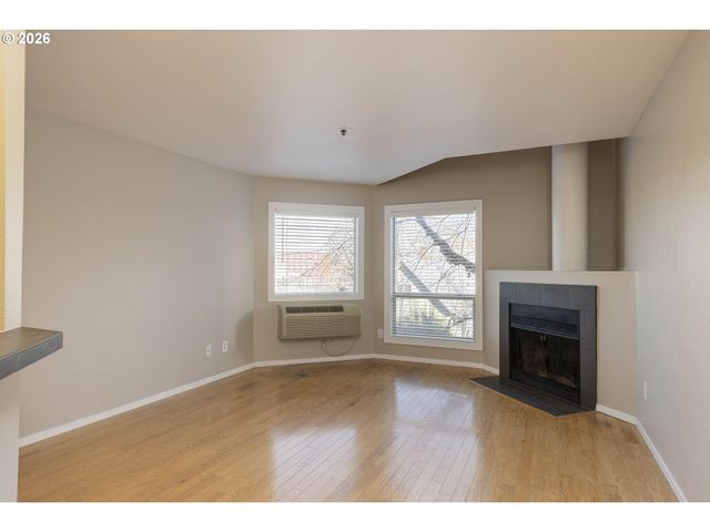 1535 Sw CLAY St 304, Portland, OR 97201