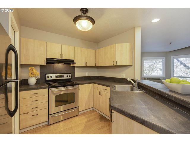 1535 Sw CLAY St 304, Portland, OR 97201