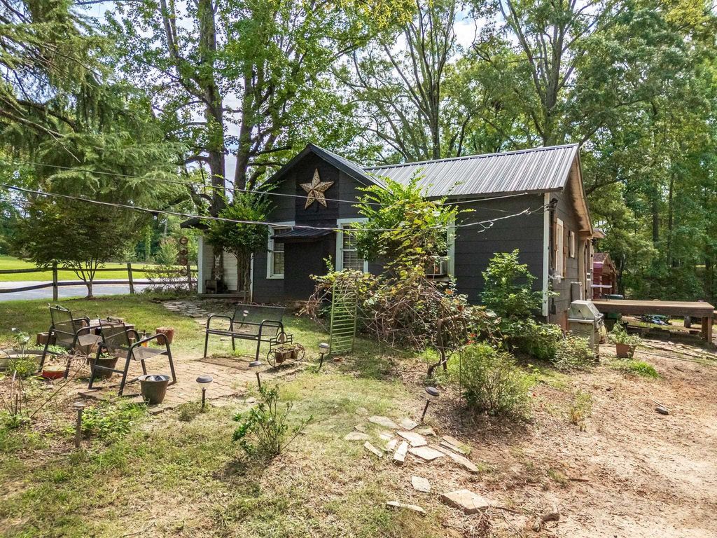 4937 Buffalo West Springs Highway, Pauline, SC 29374