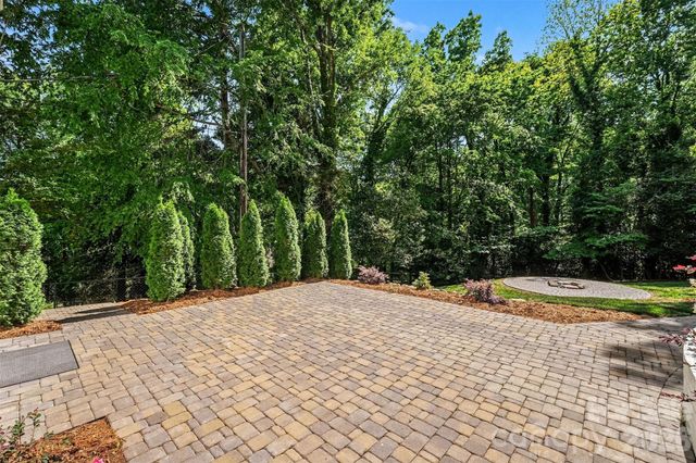 7010 Terrace Drive, Charlotte, NC 28211