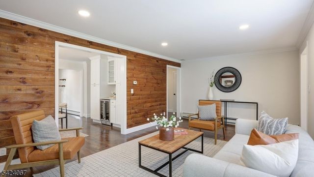 134 W Oak St, Bernards Twp., NJ 07920