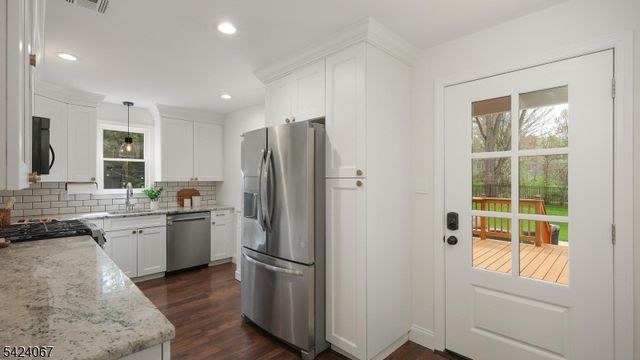 134 W Oak St, Bernards Twp., NJ 07920