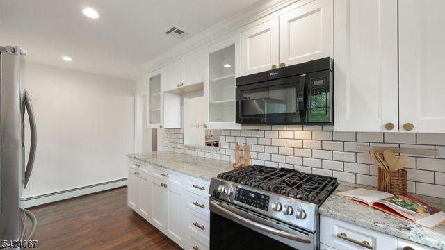 134 W Oak St, Bernards Twp., NJ 07920