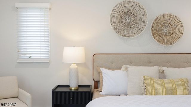 134 W Oak St, Bernards Twp., NJ 07920