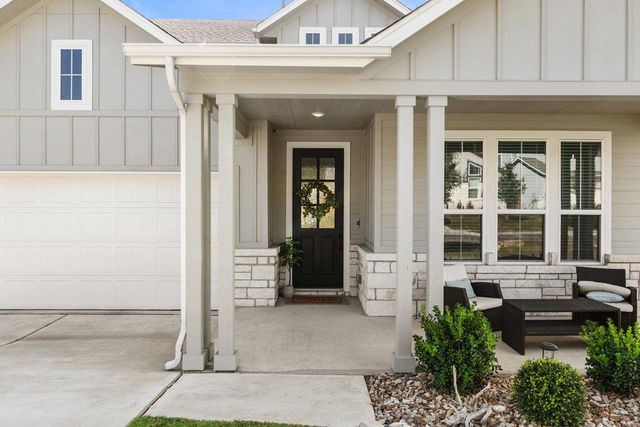 1005 Sage Thrasher CIR, Dripping Springs, TX 78620