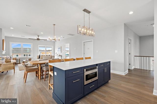 56 GREGG DR, Manahawkin, NJ 08050