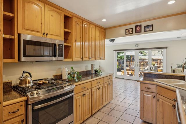 333 Schroeder Street, Sunnyvale, CA 94085