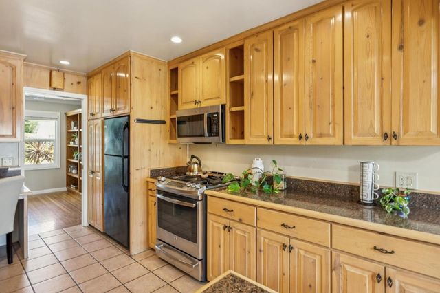 333 Schroeder Street, Sunnyvale, CA 94085