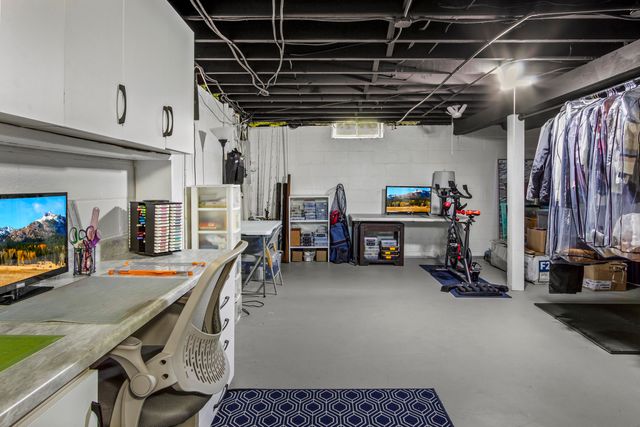 2724 S Rose Street, Kalamazoo, MI 49001
