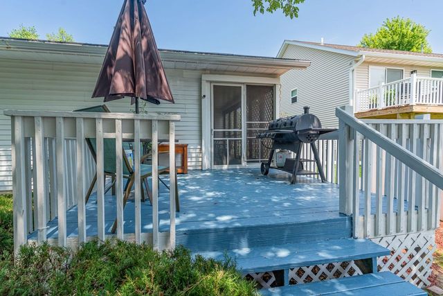 3305 W 66th Street, Davenport, IA 52806