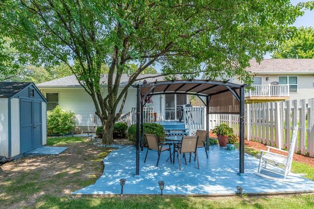 3305 W 66th Street, Davenport, IA 52806