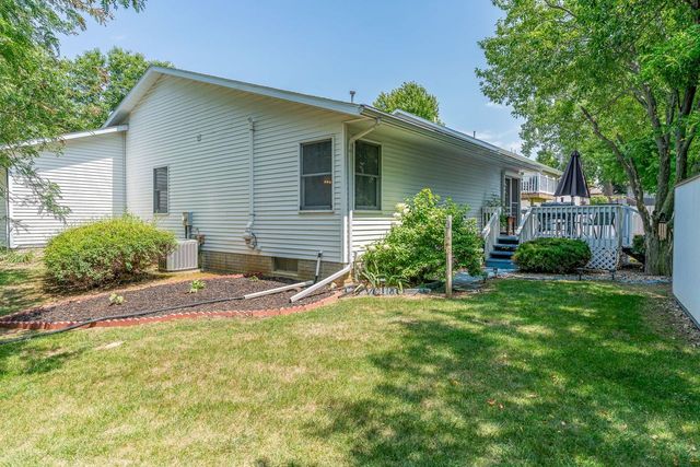 3305 W 66th Street, Davenport, IA 52806