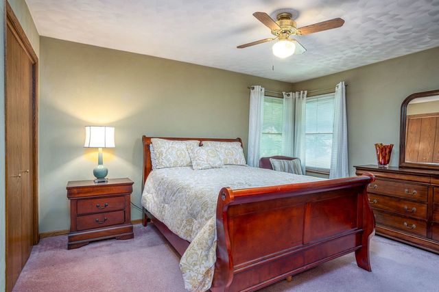3305 W 66th Street, Davenport, IA 52806