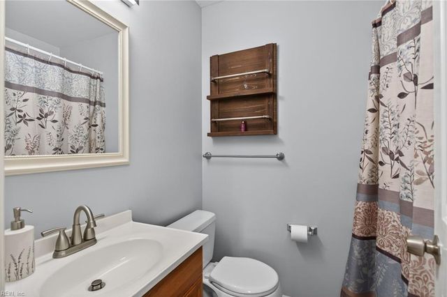 15 Tripp TER, Hampton, VA 23666