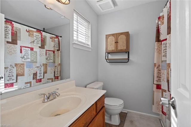 15 Tripp TER, Hampton, VA 23666