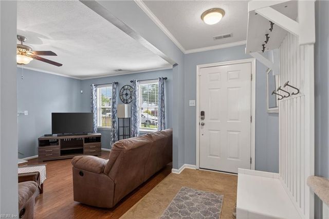 15 Tripp TER, Hampton, VA 23666