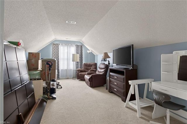15 Tripp TER, Hampton, VA 23666