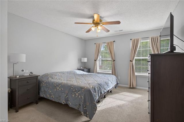 15 Tripp TER, Hampton, VA 23666