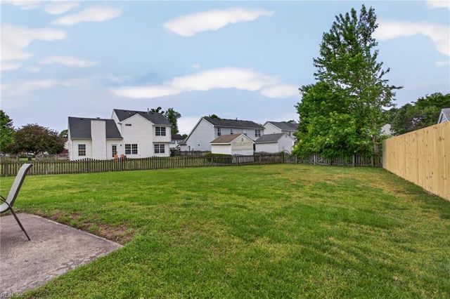15 Tripp TER, Hampton, VA 23666
