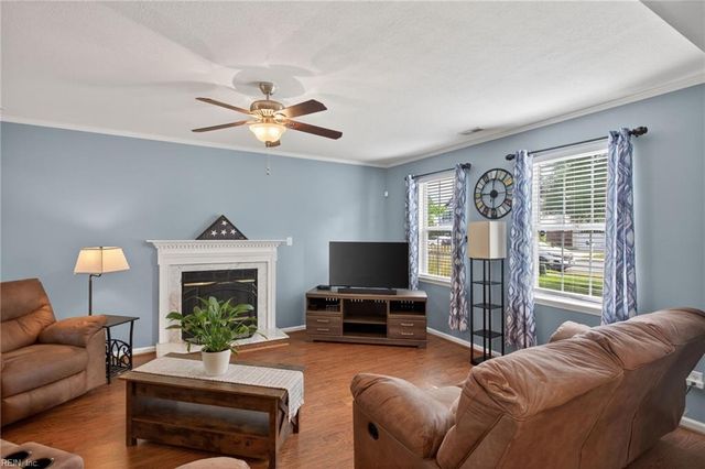 15 Tripp TER, Hampton, VA 23666