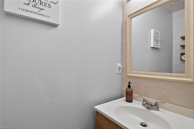 15 Tripp TER, Hampton, VA 23666