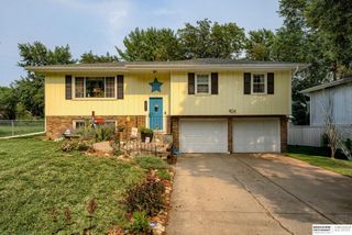10212 V Street, Omaha, NE 68127