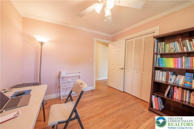 4882 Pine Grove Circle, Lower Macungie Twp, PA 18106