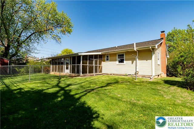 4882 Pine Grove Circle, Lower Macungie Twp, PA 18106