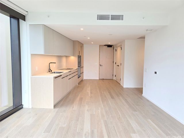333 Ward Avenue 915, Honolulu, HI 96814