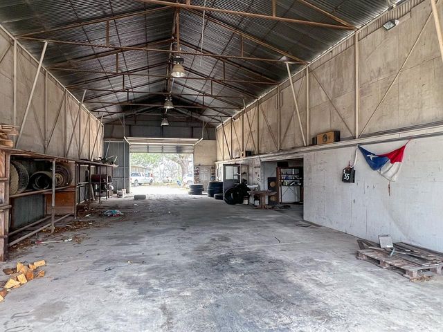 2143 Fm 1966, Maxwell, TX 78656